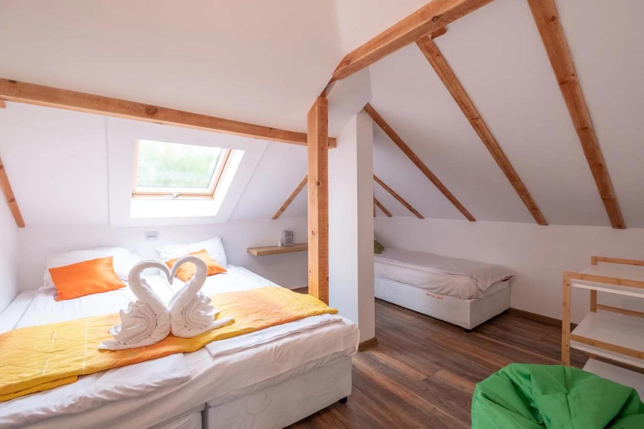 Entire Central House With Guest Rooms & Garden Sofia Extérieur photo
