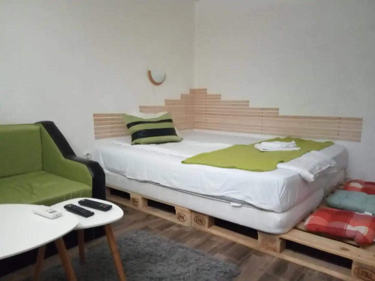 Entire Central House With Guest Rooms & Garden Sofia Extérieur photo